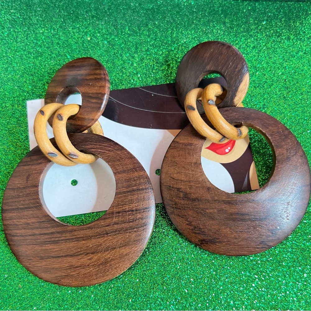 Vintage 80’s Néw Old Stock Wooden Pierced Earrings